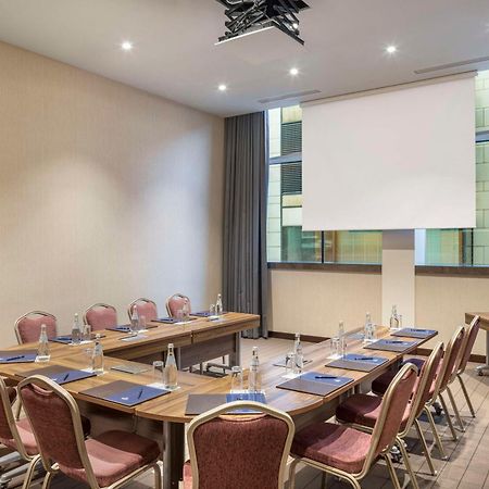 ฮิลตัน บาทูมี Hotel บาทูมิ ภายนอก รูปภาพ Meeting room