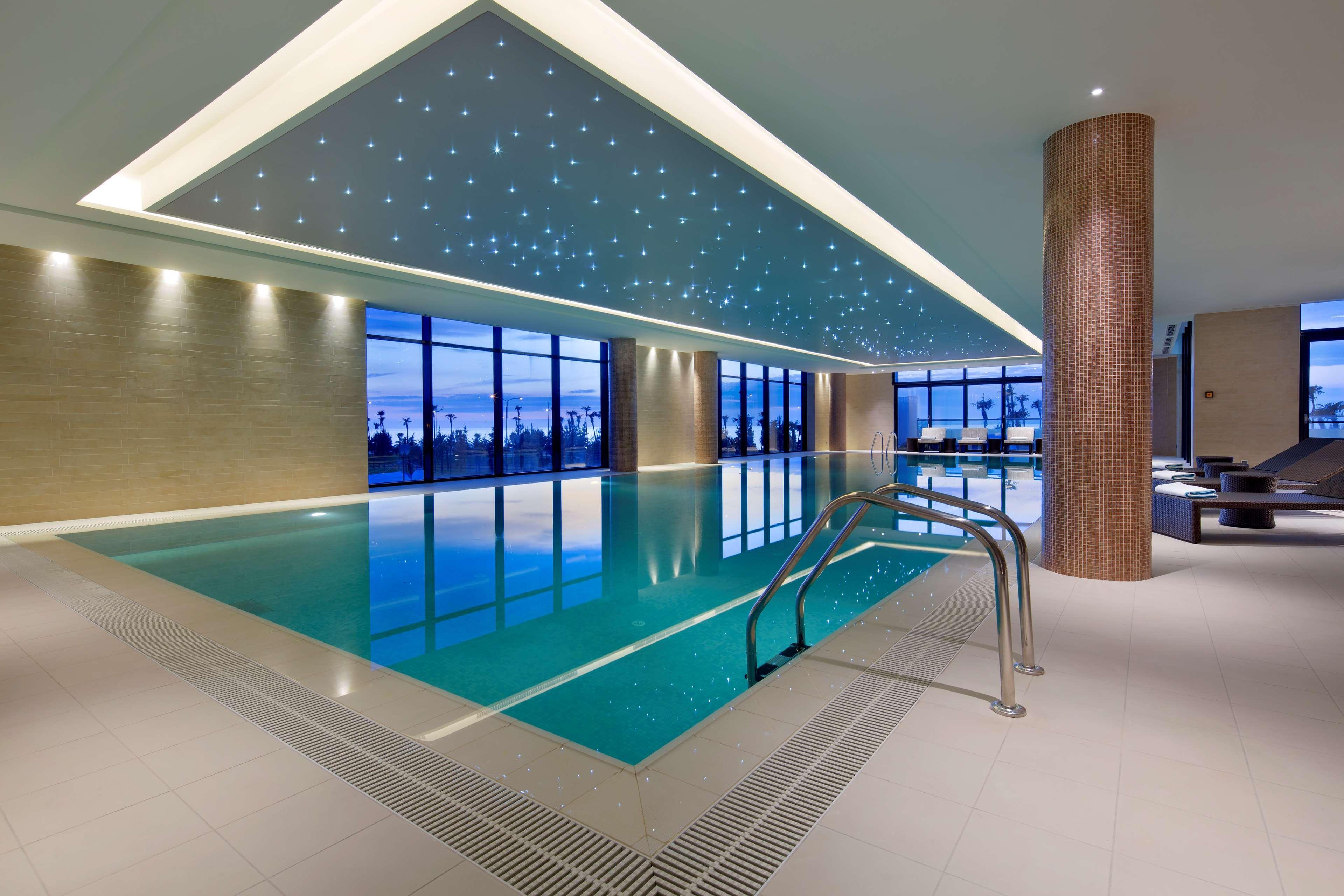 ฮิลตัน บาทูมี Hotel บาทูมิ ภายนอก รูปภาพ The pool at the Westin Palace, Brussels