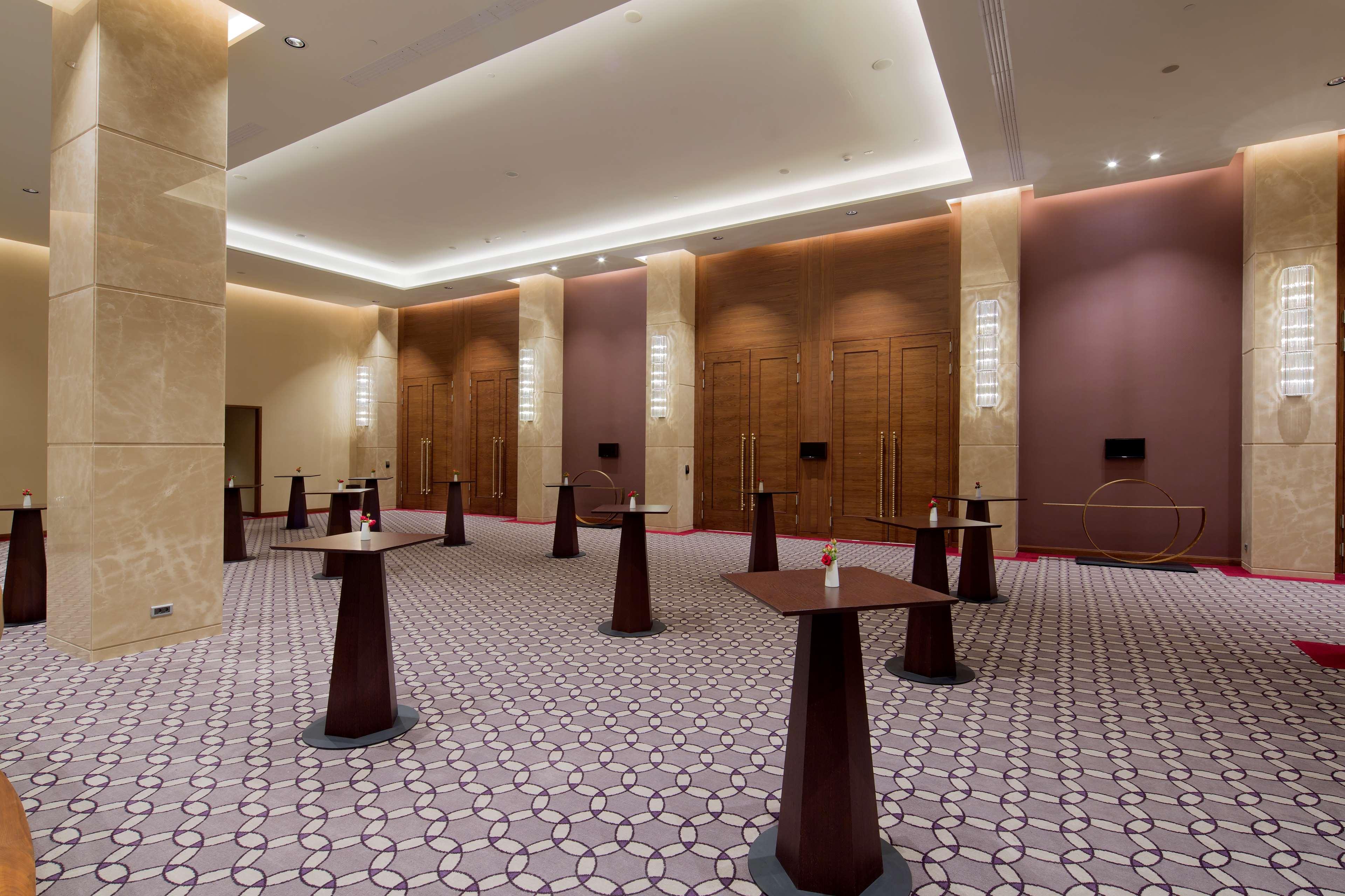 ฮิลตัน บาทูมี Hotel บาทูมิ ภายนอก รูปภาพ The Grand Ballroom