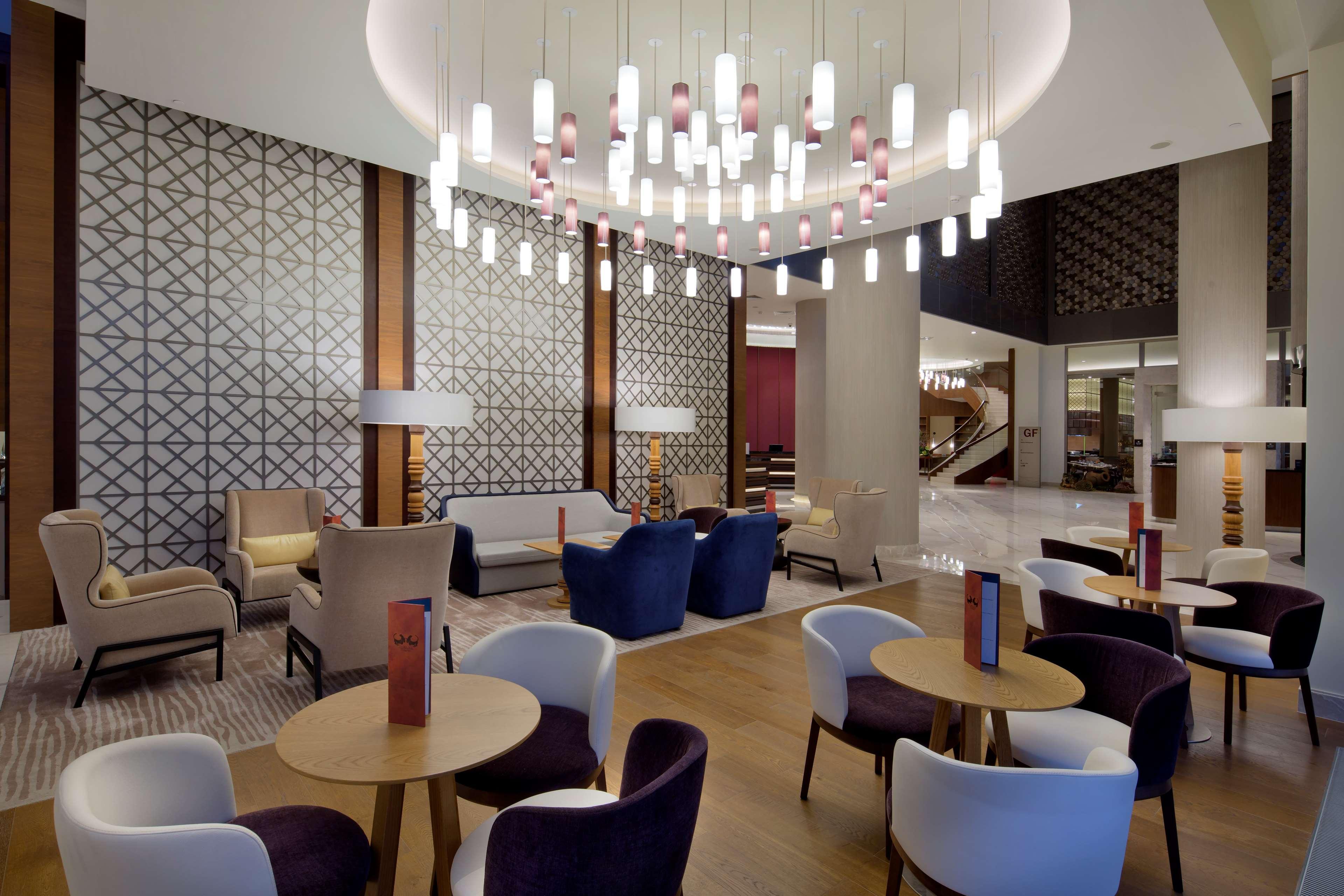 ฮิลตัน บาทูมี Hotel บาทูมิ ภายนอก รูปภาพ The lobby of the hotel