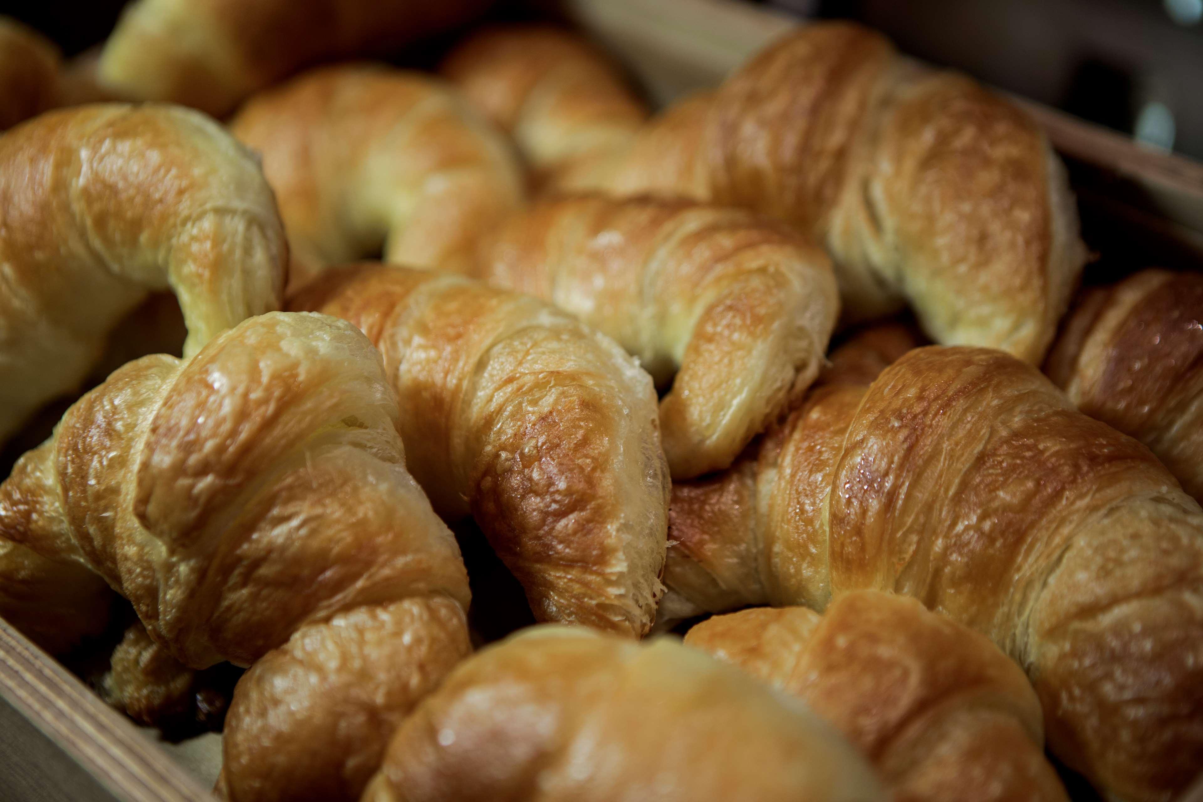 ฮิลตัน บาทูมี Hotel บาทูมิ ภายนอก รูปภาพ Croissants