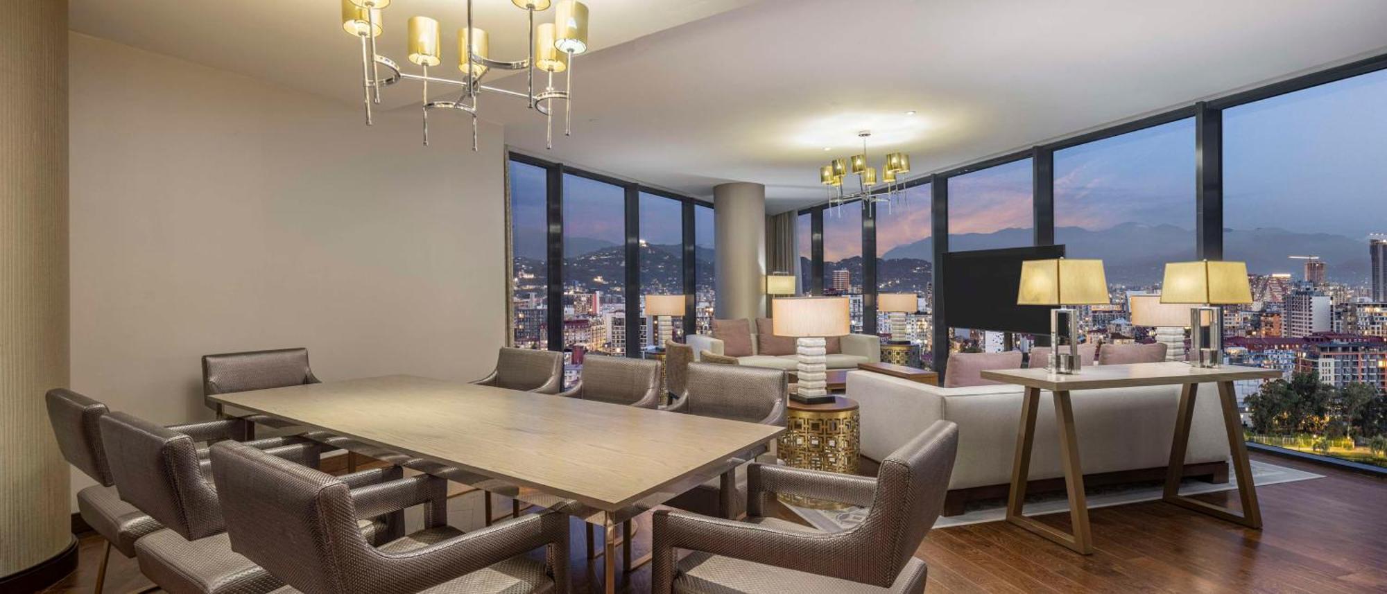 ฮิลตัน บาทูมี Hotel บาทูมิ ภายนอก รูปภาพ The Westin Los Angeles