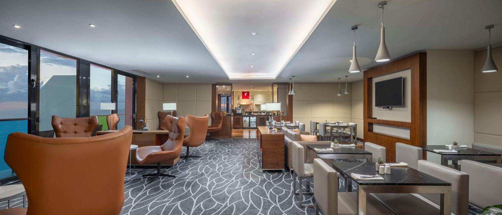 ฮิลตัน บาทูมี Hotel บาทูมิ ภายนอก รูปภาพ The lounge at the airport
