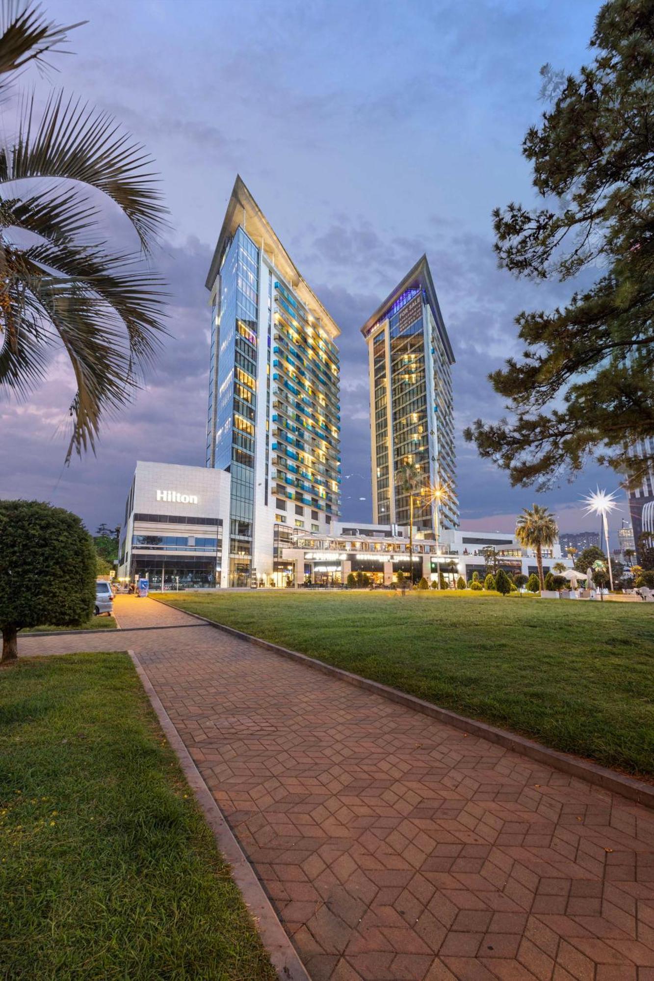 ฮิลตัน บาทูมี Hotel บาทูมิ ภายนอก รูปภาพ Hilton İzmir