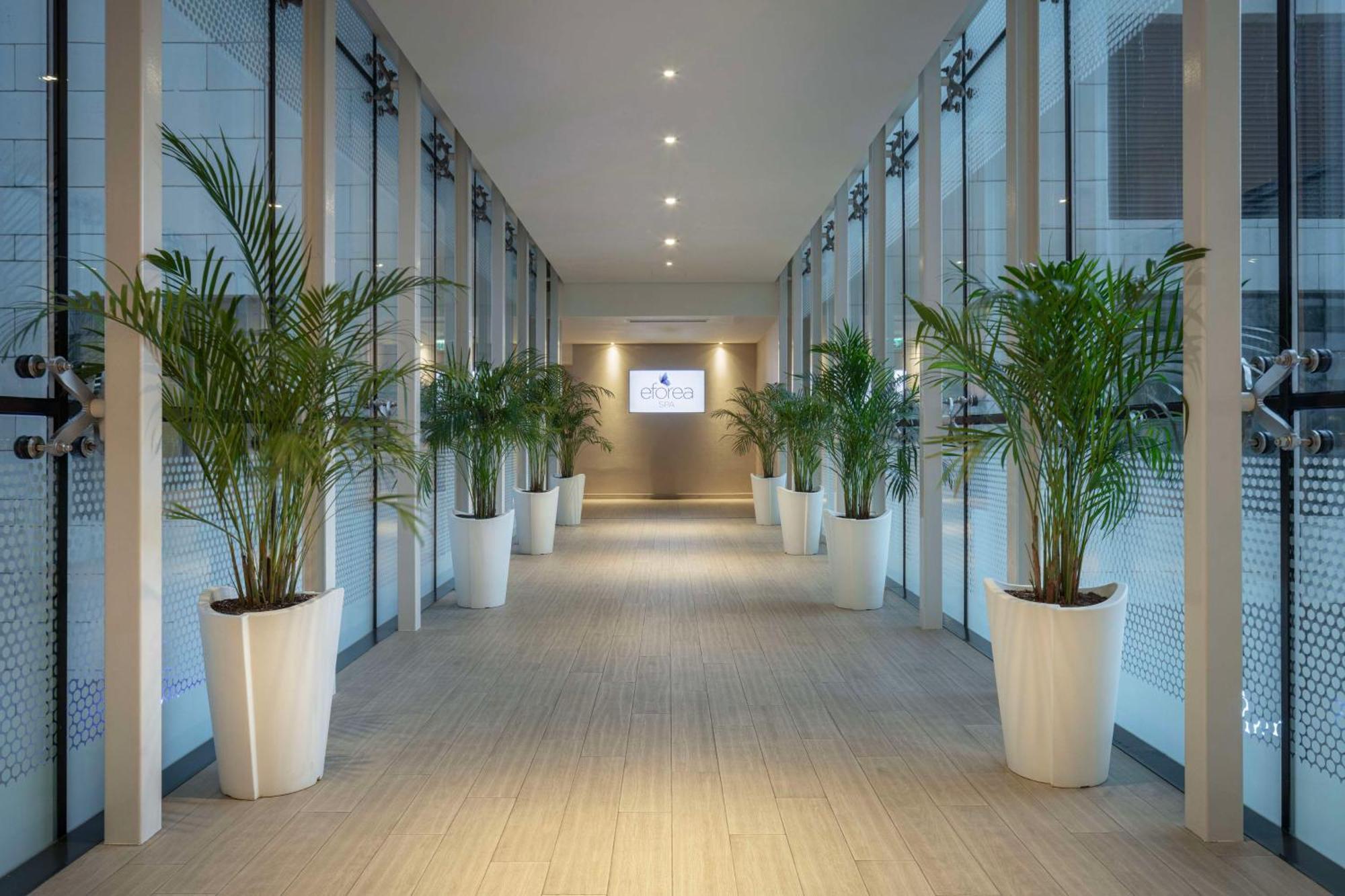 ฮิลตัน บาทูมี Hotel บาทูมิ ภายนอก รูปภาพ Interior of the hotel