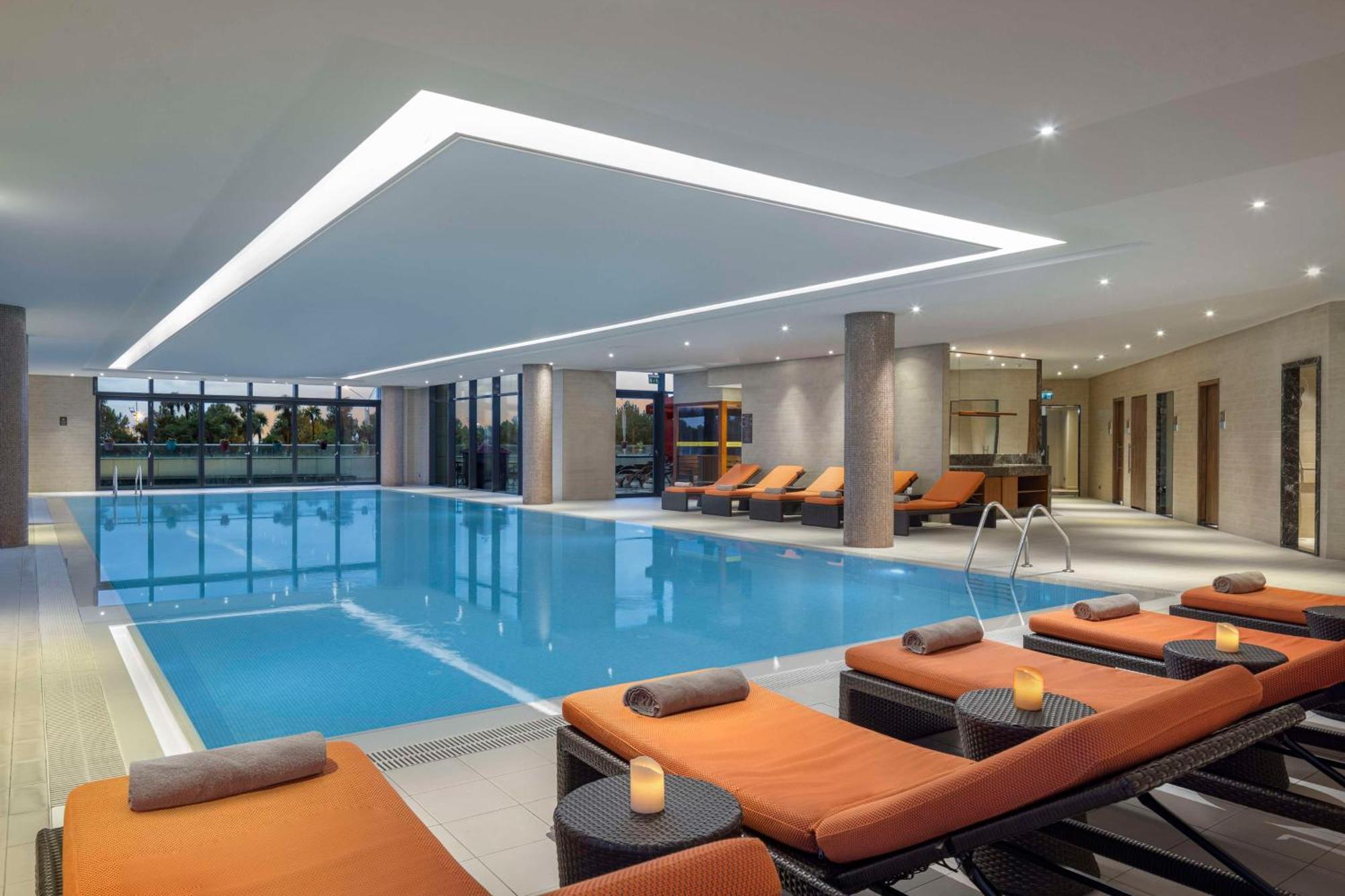 ฮิลตัน บาทูมี Hotel บาทูมิ ภายนอก รูปภาพ The pool at the hotel